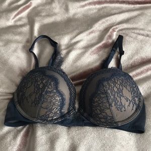 Size 32B VS bra
